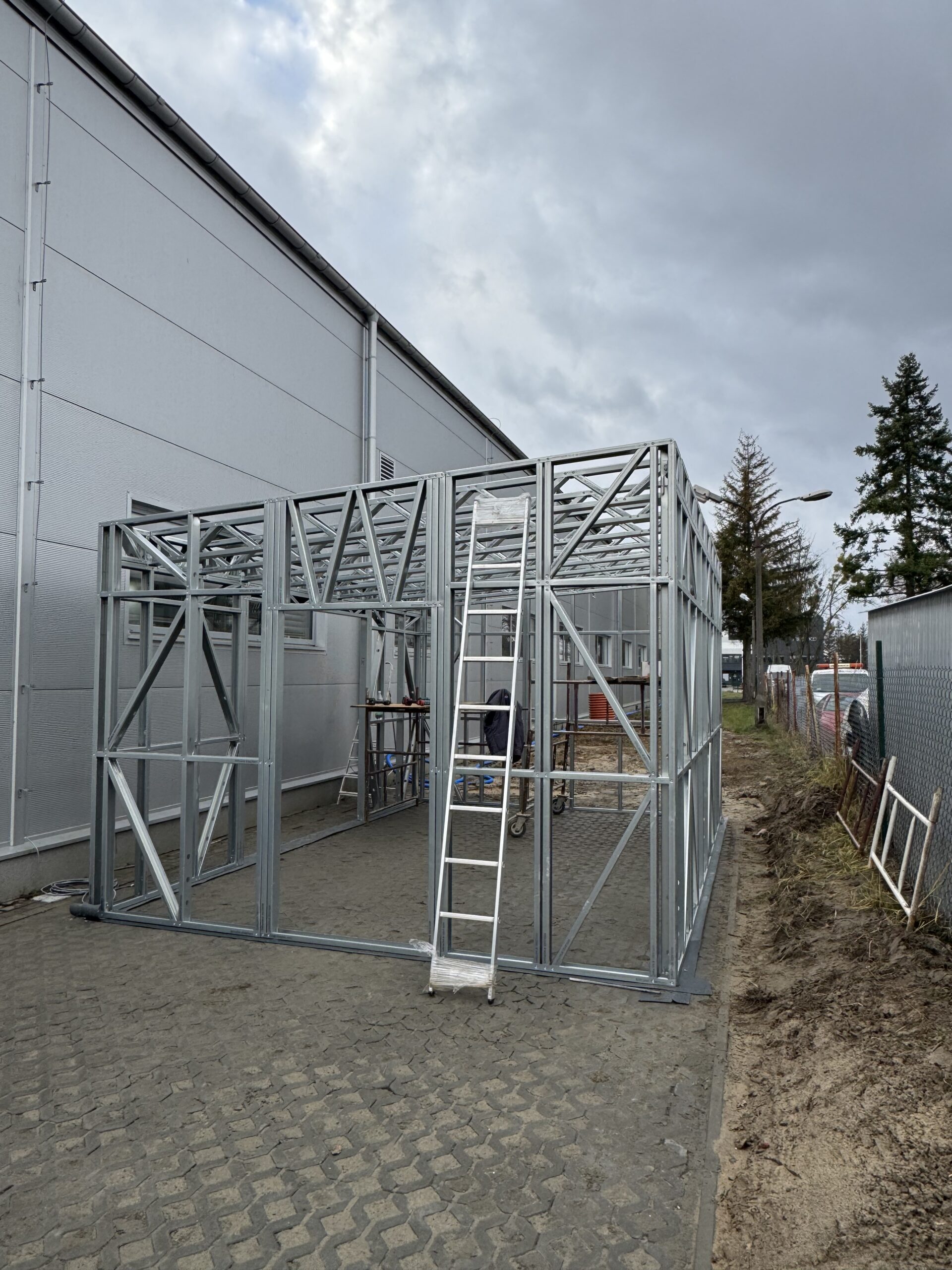 Budynki techniczne Marki